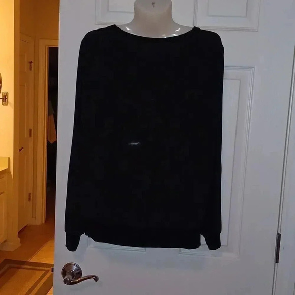 💙🐾 Black blouse with sequence. Slit sleeves - Picture 11 of 13